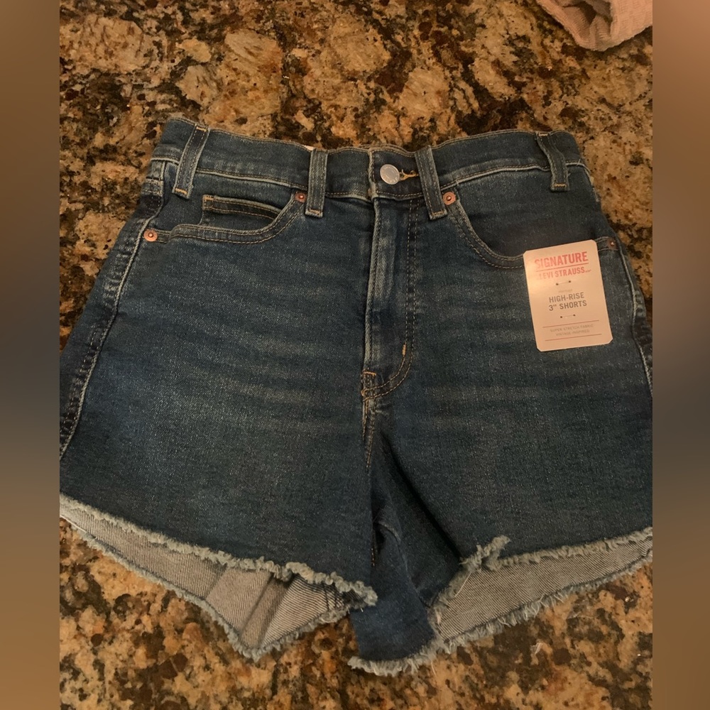Levi Signature Denim Shorts size 27